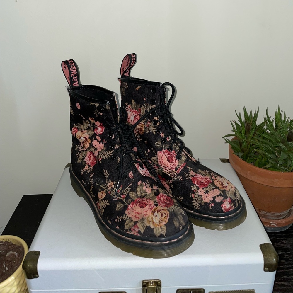 🌸Flower Doc Martens